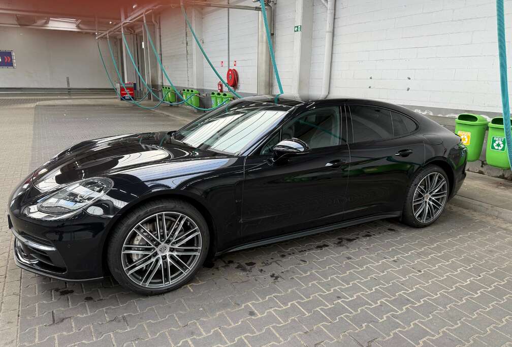 Porsche Panamera 4 E-Hybrid