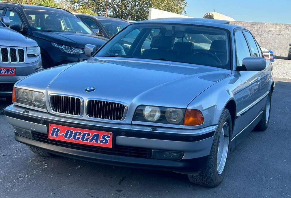 BMW 750iA 326CH V12 TOIT OUVRANT FULL OPTIONS