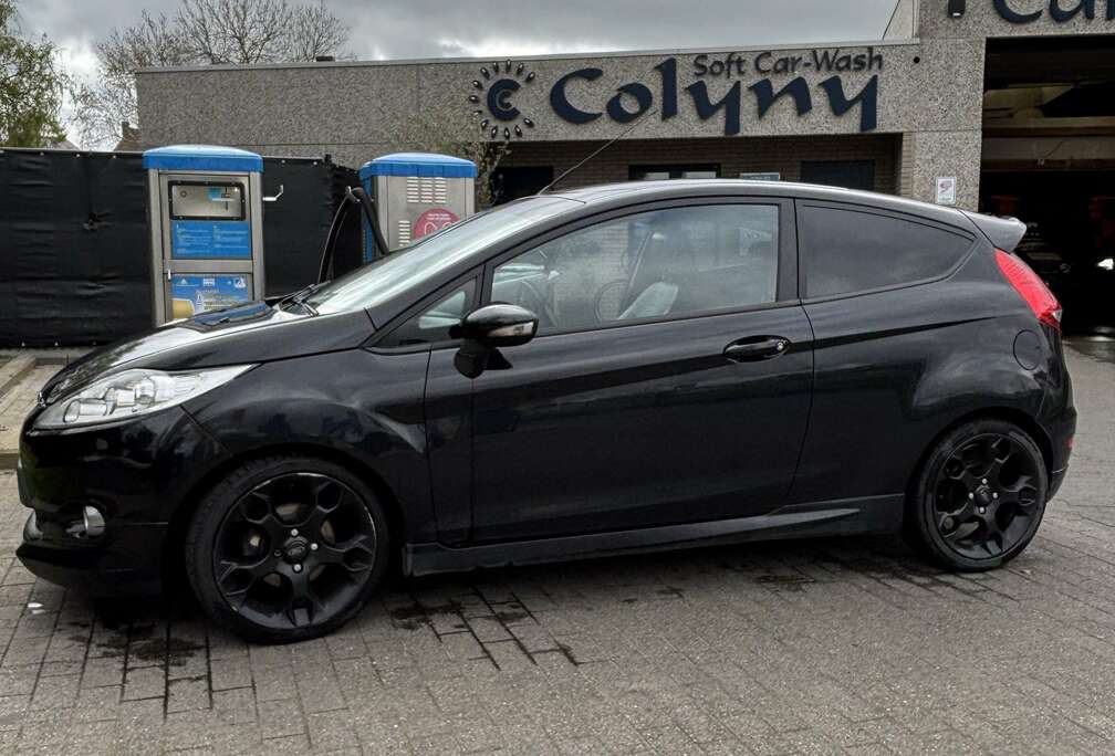 Ford 1.6i Ti-VCT Sport