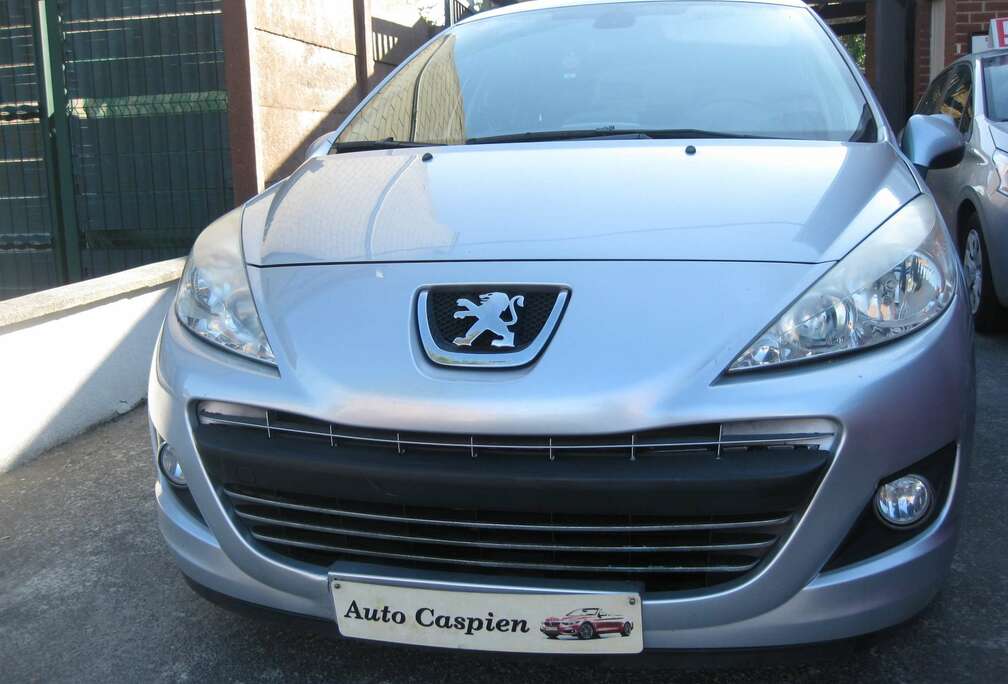 Peugeot 1.4i SW Toit pano GPS Clim 115.000 km Garantie