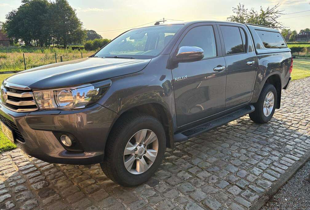 Toyota 2.4 D-4D 4WD Invincible50 Chrome