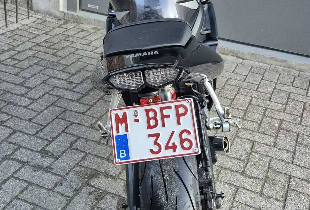 Full black