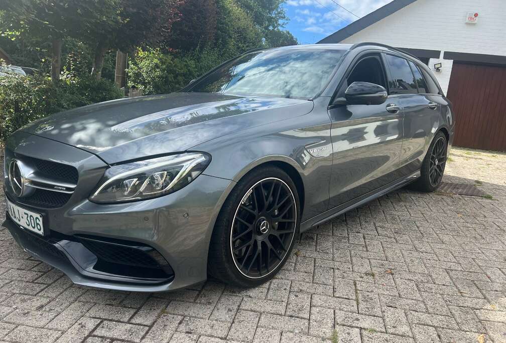 Mercedes-Benz C 63 AMG