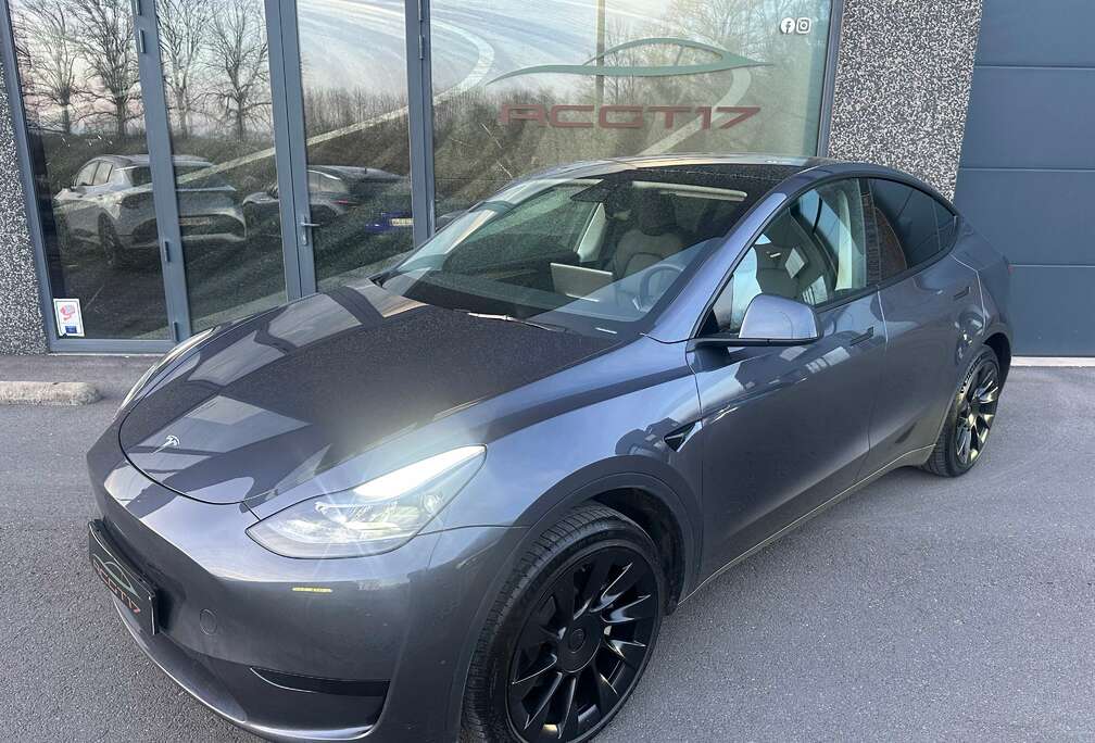 Tesla Model Y 72.5 kWh Dual Motor Performance (377 kW)