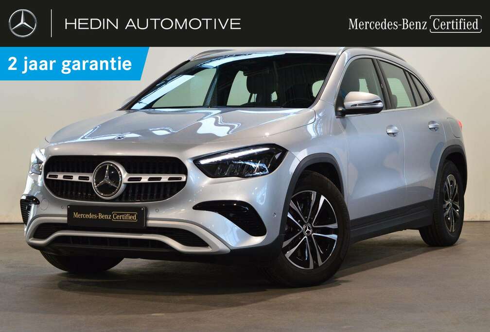 Mercedes-Benz ESSENTIAL LINE GLA 180 Essential Line