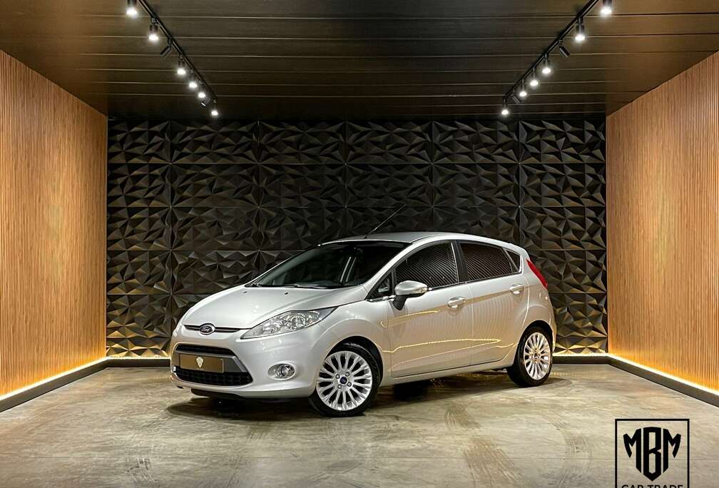 Ford 1.25i Titanium GARANTIE Airco Parksensoren Bluet.