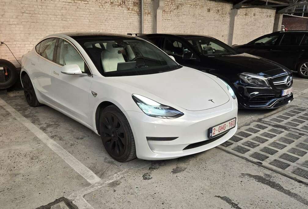 Tesla Long Range Dual Motor AWD (Performance boost)