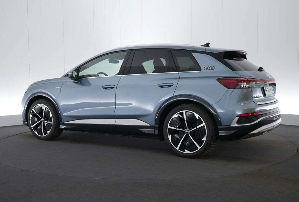 Audi Q4 82 kWh 40 Ed. One S-Line Platinum LEDER/CUIR LE