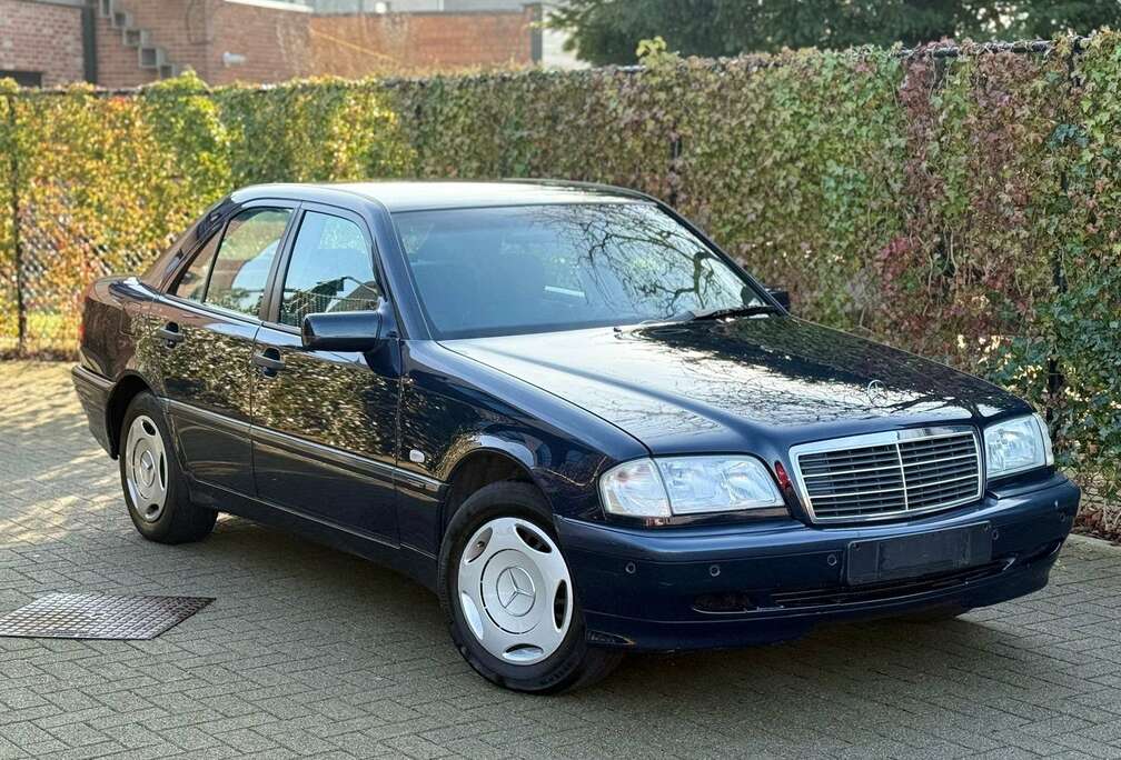 Mercedes-Benz C 180 Classic