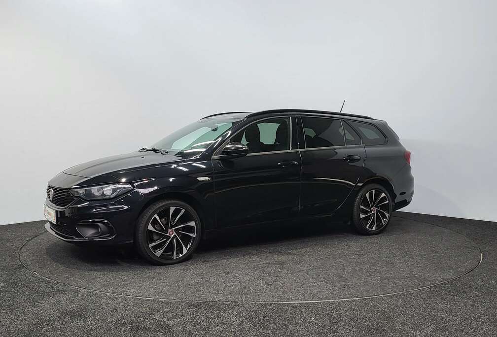 Fiat SW 1.6DSDesignAutomaatXenonACCDABNaviCamera