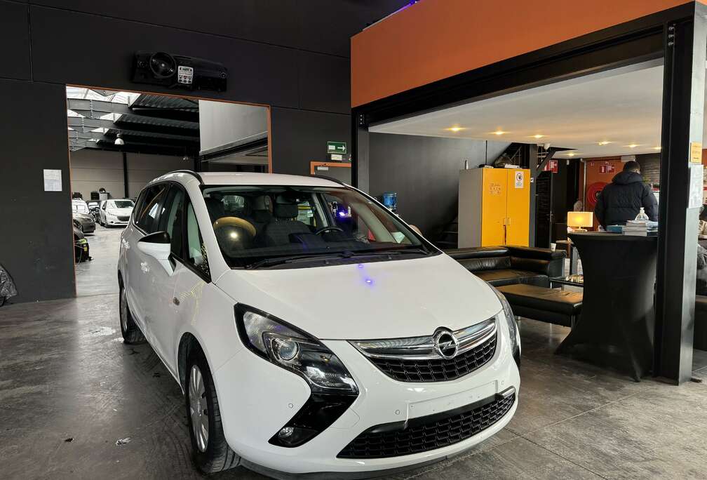 Opel 1.4 - A/C - NAVI - MEDIA/TEL LIM/REG - CPT AV+AR