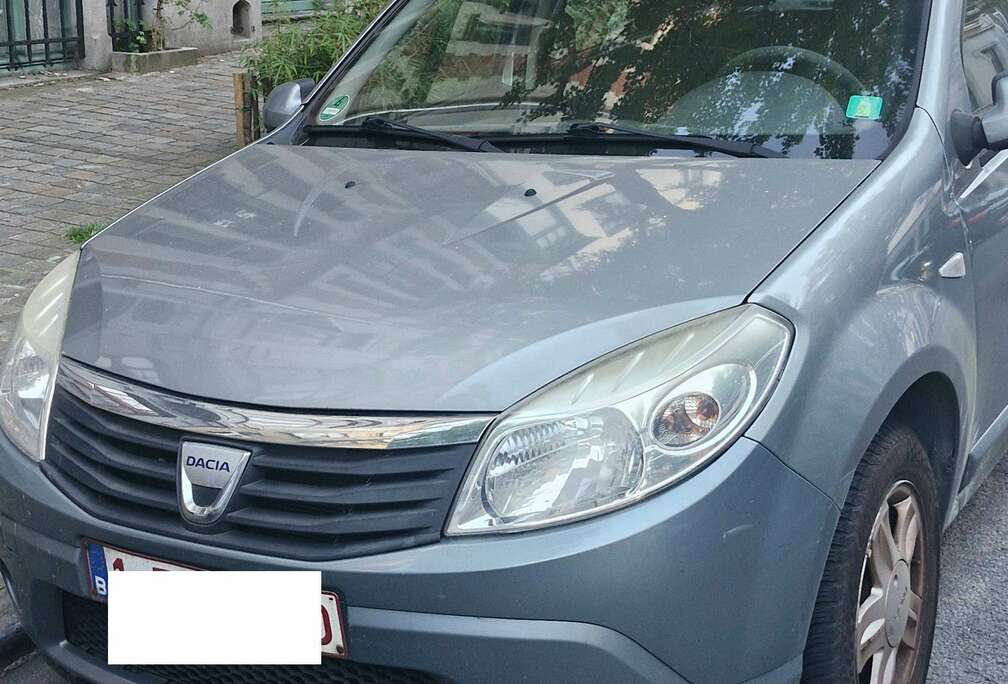 Dacia Sandero 1.6i Laureate