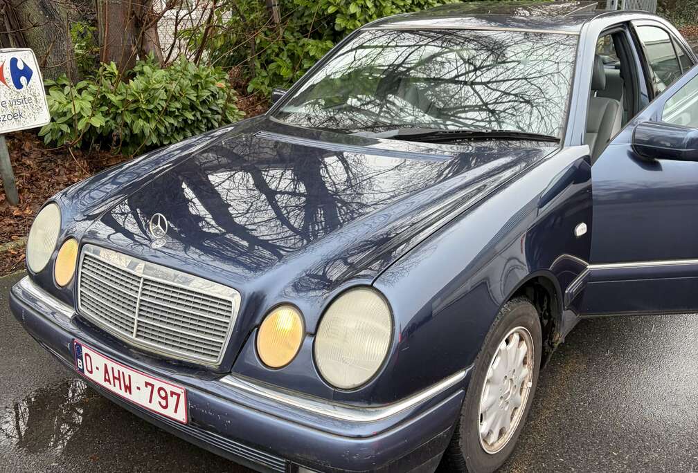 Mercedes-Benz E 230 Elegance