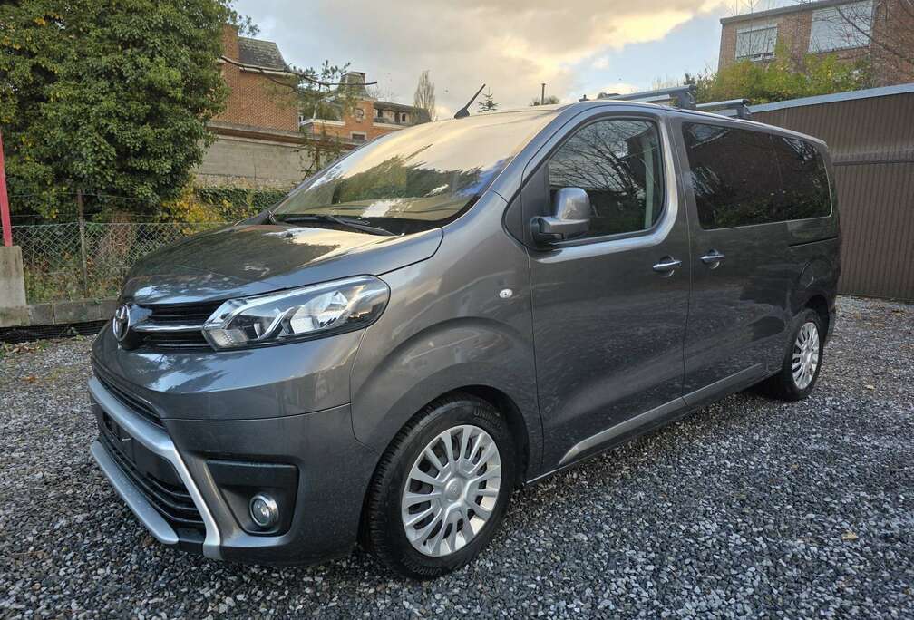Toyota Verso 1.6  * 8 place * GPS * toit panoramique