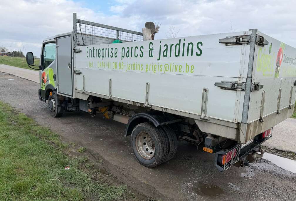 Nissan 2.5 dCi Intro (EU5)