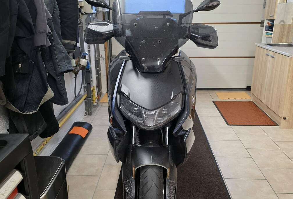 BMW 35KW
