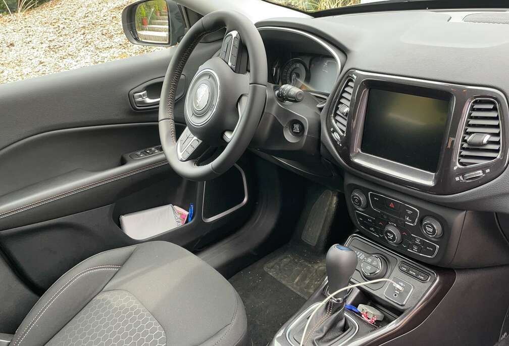 Jeep 1.3 T4 4xe PLUG-IN HYBRID Automatik Longitude