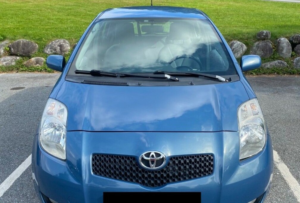 TOYOTA YARIS II 90 D-4D NAVIMEDIA 5P
