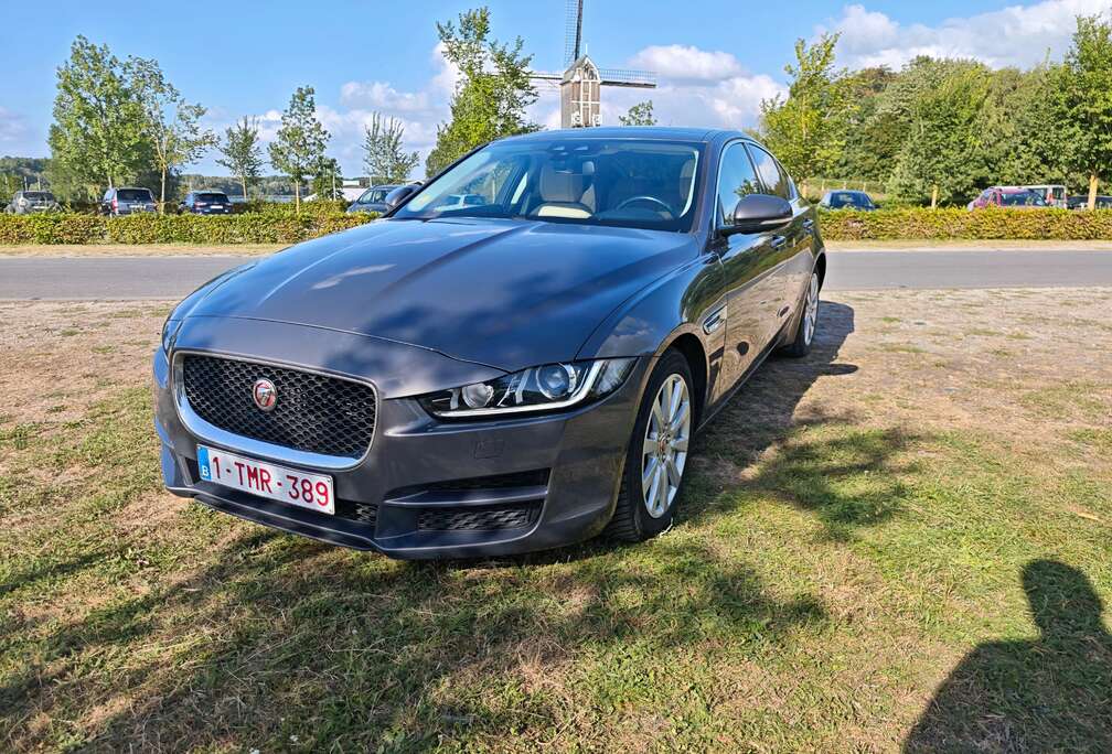 Jaguar XE 2.0 D Prestige