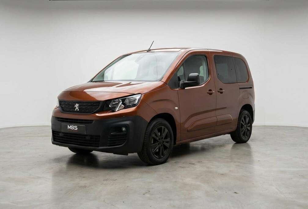 Peugeot 1.5 BlueHDi * AUTO* CLIM* REGULATEUR DE VITESSE*