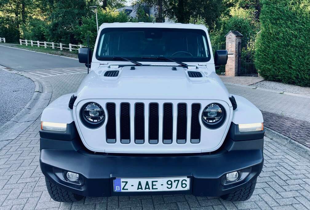 Jeep 2.0 TURBO , version unlimited , full options