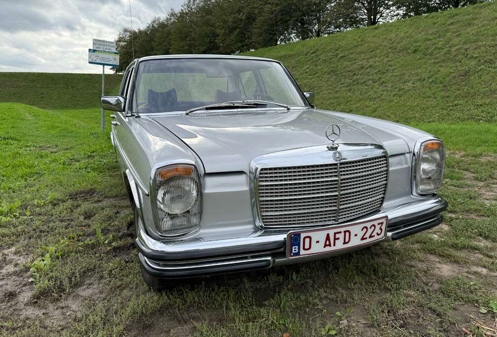 Mercedes-Benz Sedan