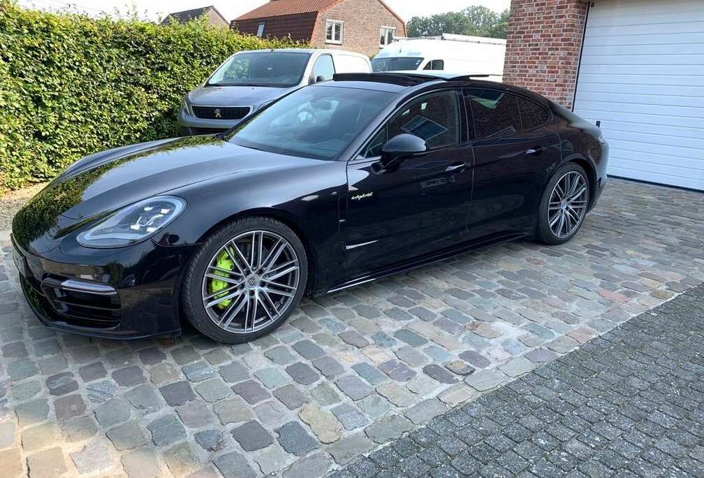 Porsche Panamera 4 E-Hybrid