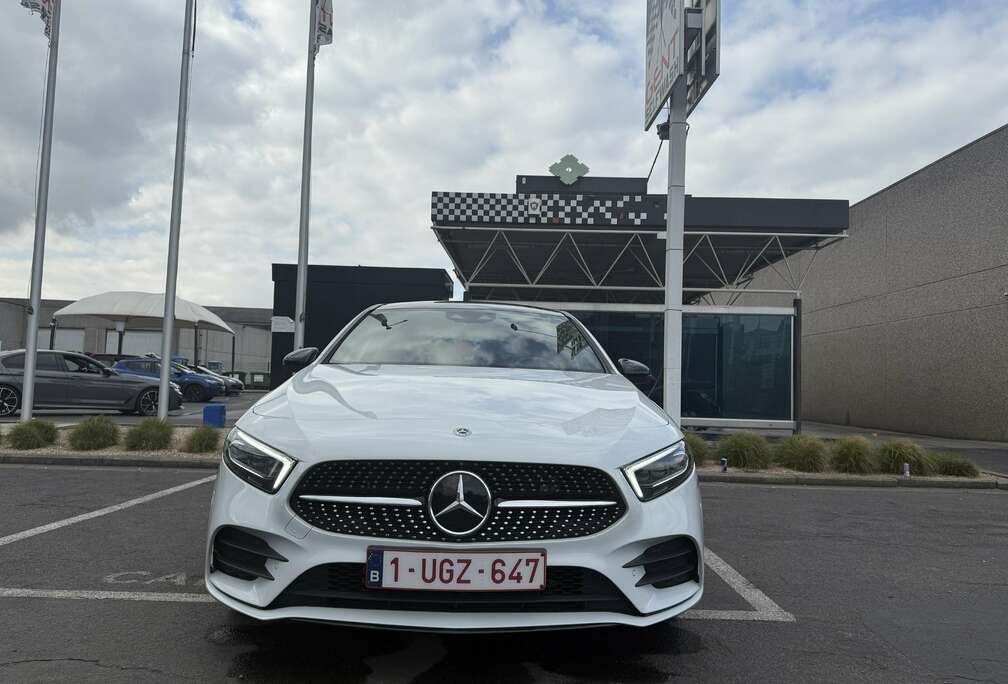 Mercedes-Benz A250e limousine