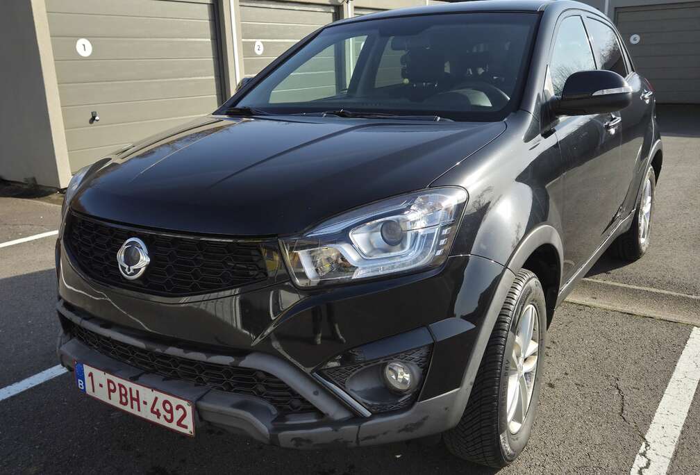 SsangYong Korando 2.0i e-XGi200 2WD Crystal