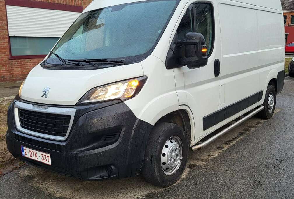 Peugeot 2.2 BlueHDi L2H2 Asphalt S/S