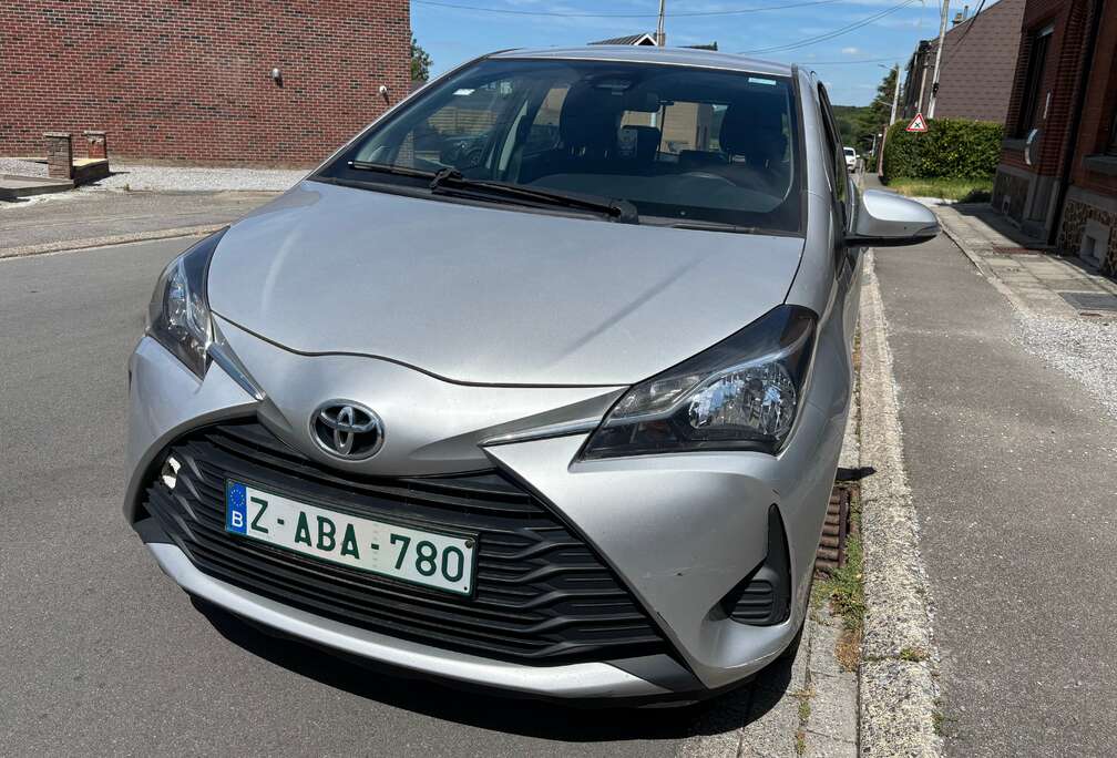 Toyota Yaris 1.5i Dual VVT-iE Y-oung