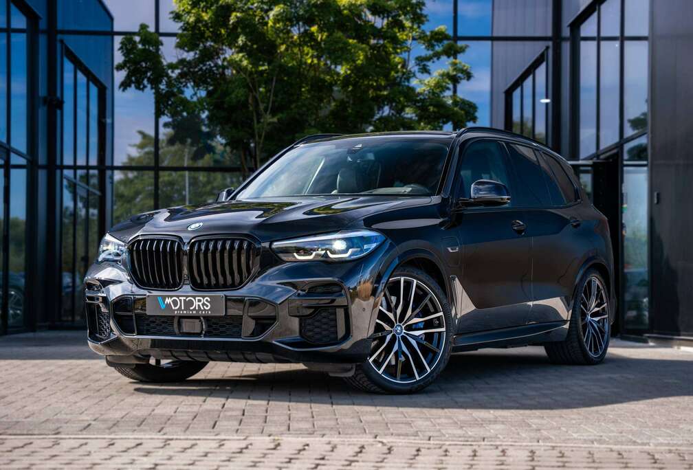 BMW 3.0AS xDrive45e - M-pack - HUD - Luchtvering - Trekhaak - Panodak - Comfort Access - M Sport - 22\