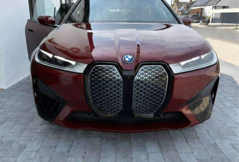 BMW iX 76.6 kWh xDrive40