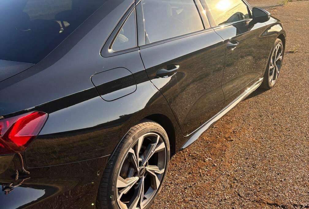 Audi A3 - S-line uitvoering - 116pk - 30 TFSI MHEV