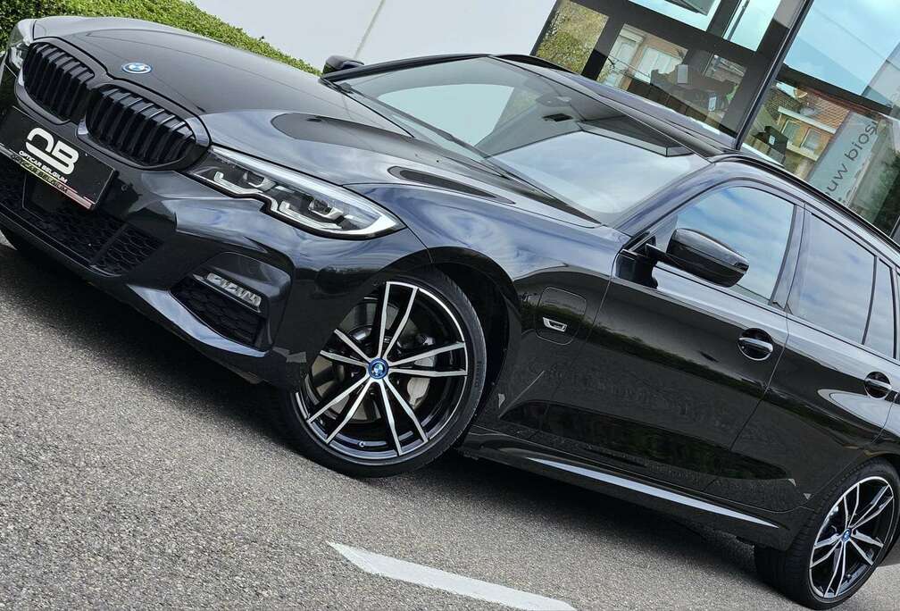 BMW *** M Pack - 04/2022 - Touring - Pano - Camera - Garantie ***