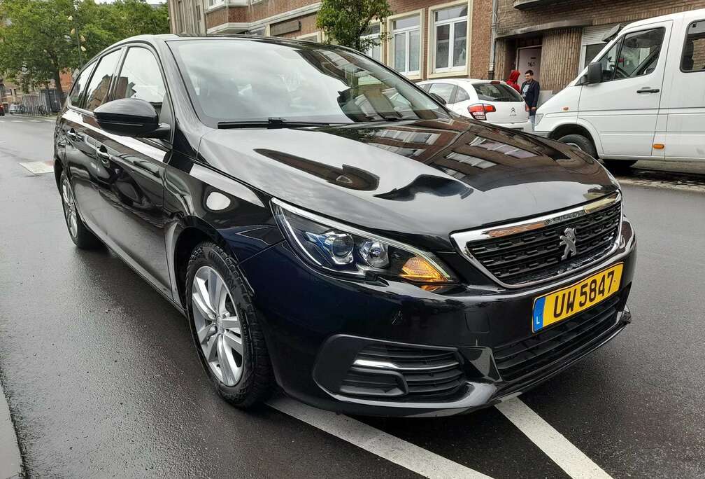 Peugeot 1.5 BlueHDi Style Tech Edition (EU6.2)