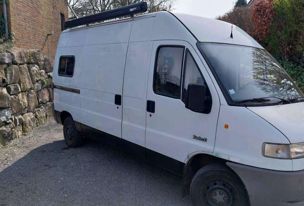 Peugeot Van aménagé