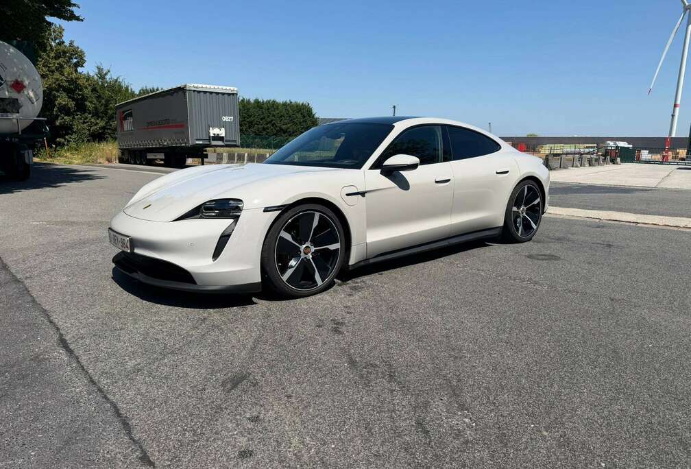 Porsche Taycan 93.4 kWh Taycan 4S