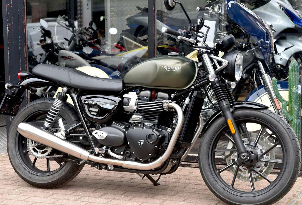 Triumph ***MOTO VERTE***