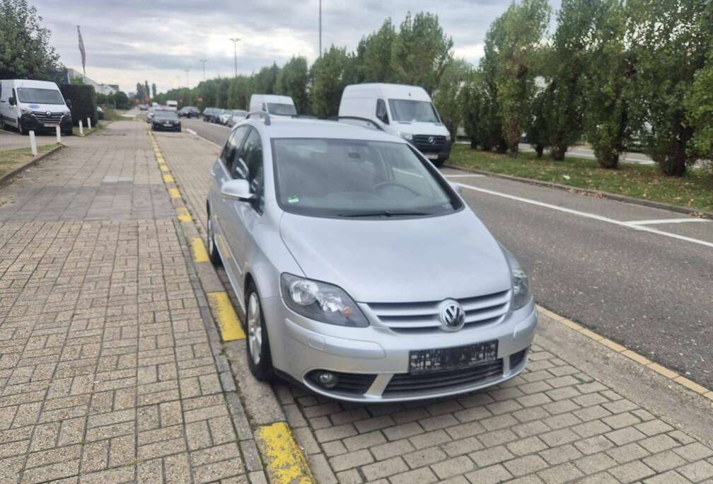 Volkswagen 1.4 TSI DSG - Airco - Sensoren - Cruise Controle - Parkingssensoren - Zetelverwarming - Trekhaak + Keuring - Garantie