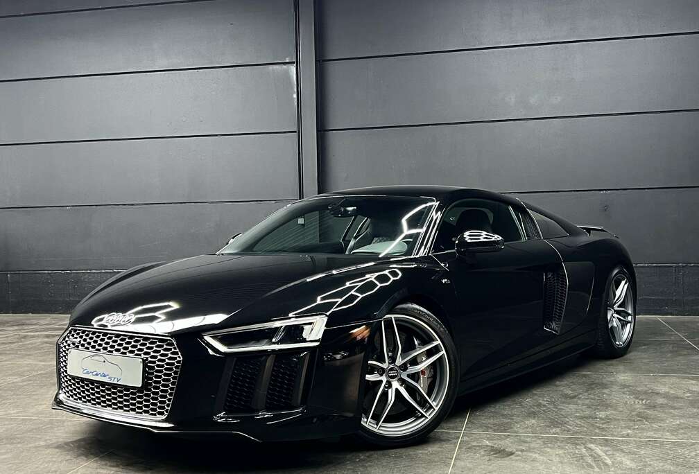 Audi V10 plus 5.2 FSI quattro S tronic