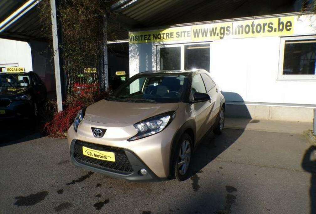 Toyota 1.0i 72cv Automatic Beige 10/22 42.851km Airco GPS