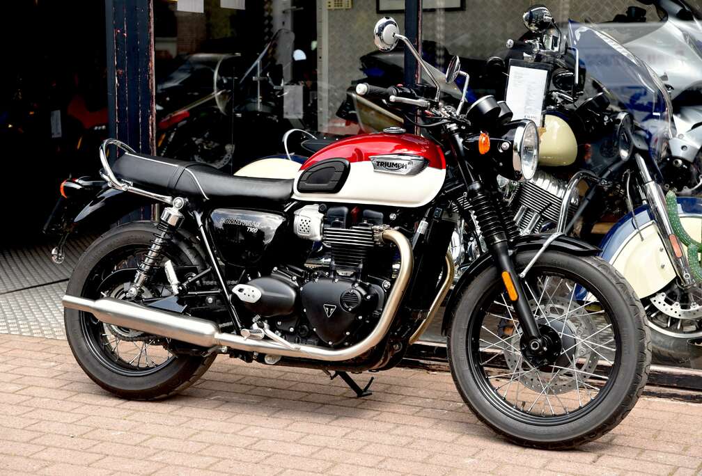 Triumph ***MOTO VERTE***