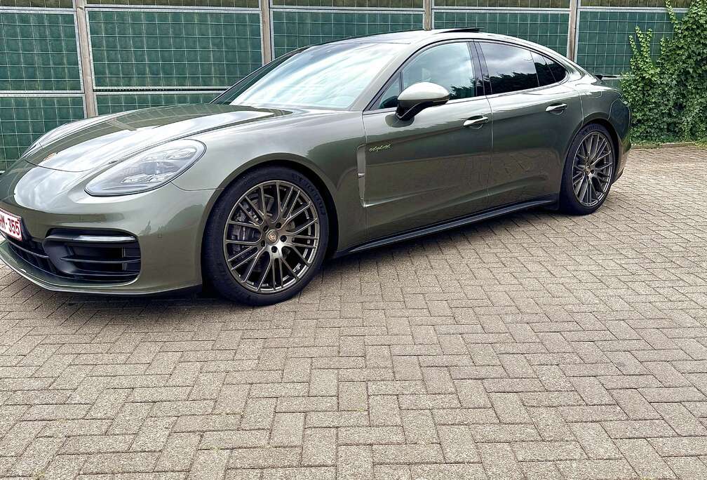 Porsche 4 E-Hybrid Platinum Edition