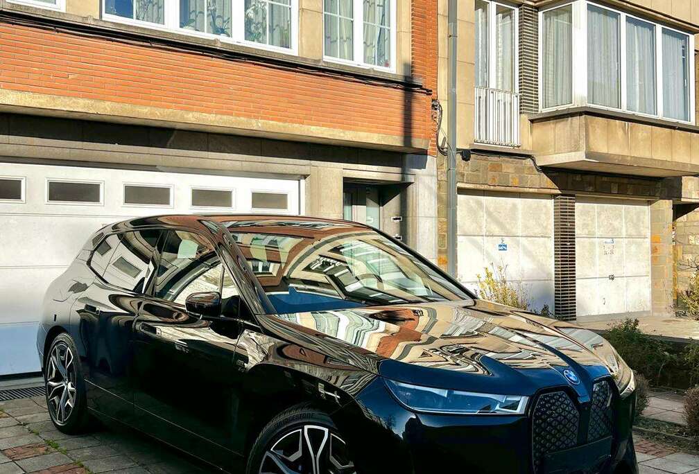 BMW iX xDrive40/ Full Option/ M Pack/