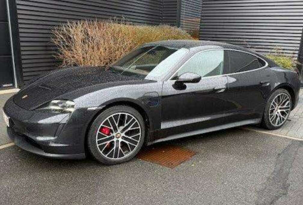 Porsche Taycan 93.4 kWh Taycan 4S