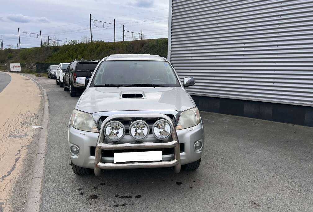 Toyota DBLE CAB 171 D-4D 4x4 LEGENDE  ( EXPORT )