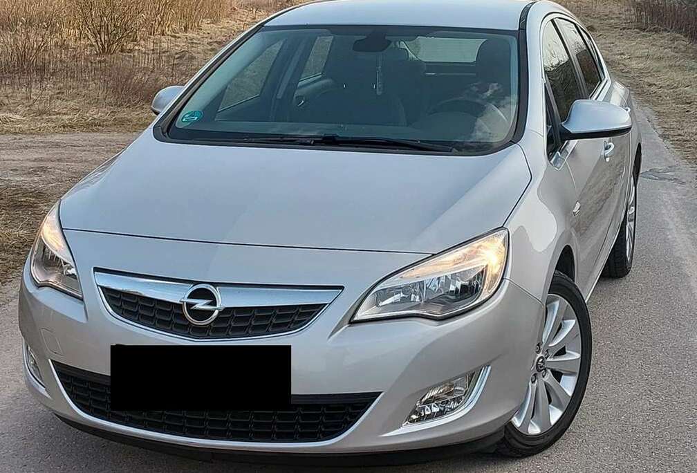 Opel Astra 1.6i Cosmo