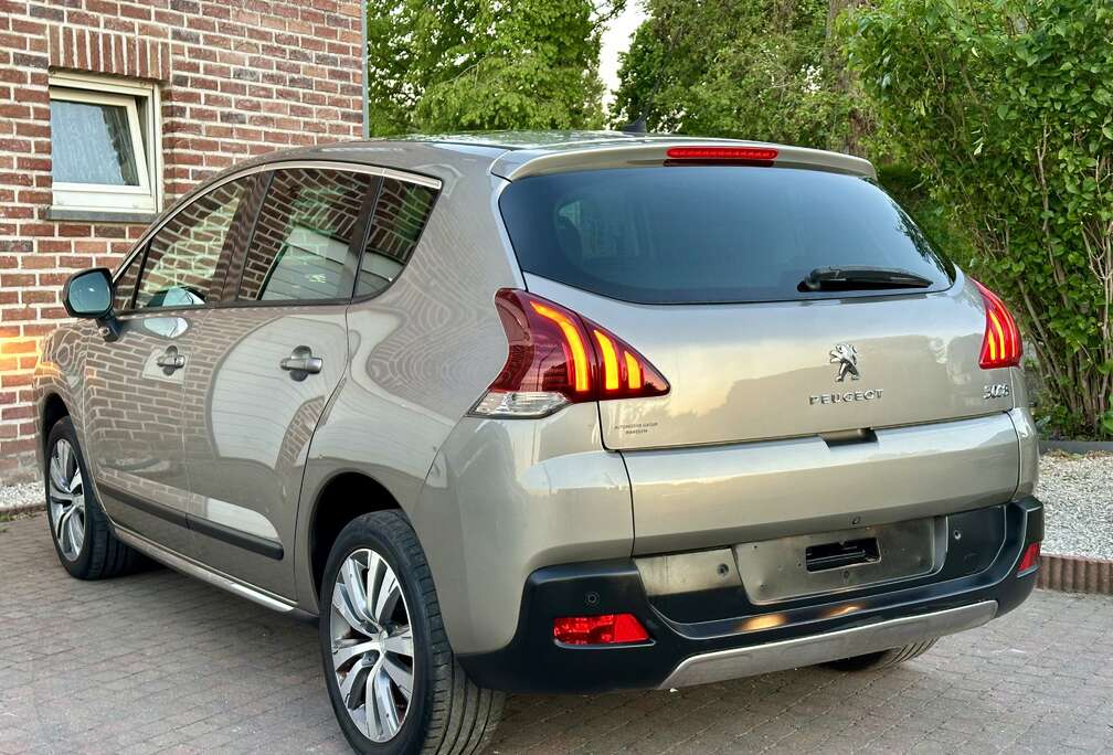 Peugeot 1.6 HDi 1er-main*Toit-pano*Led*Camera