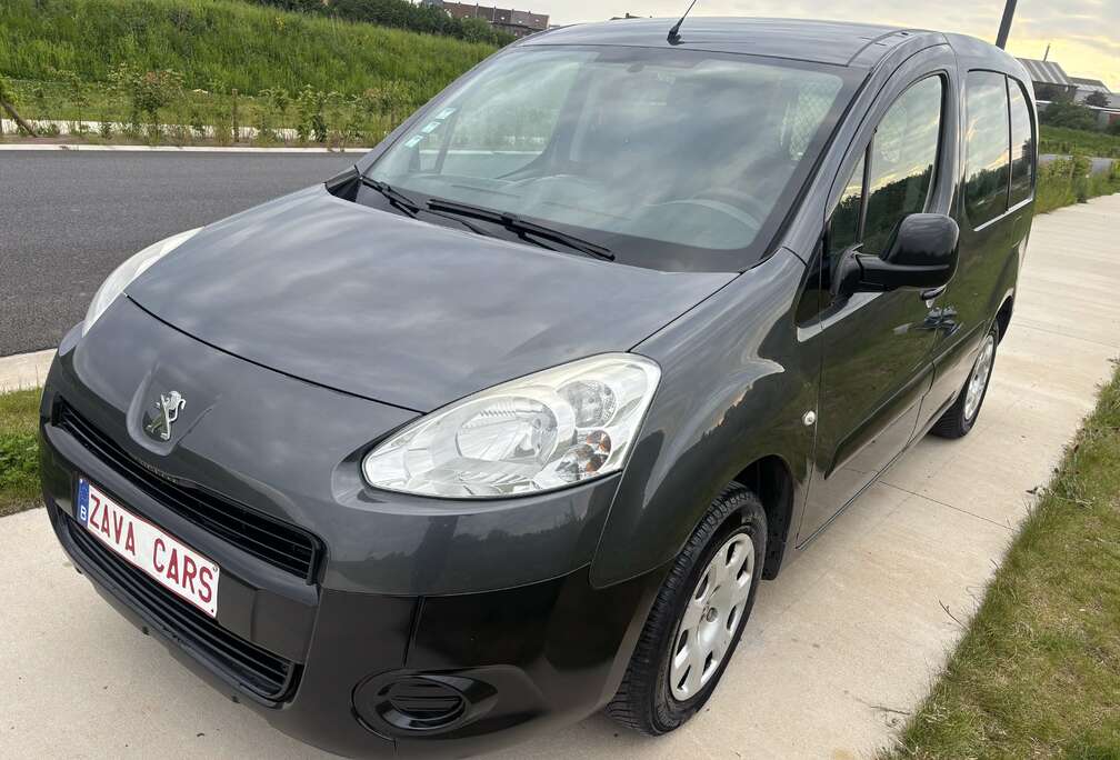 Peugeot 1.6 HDi L2H1 Confort 121